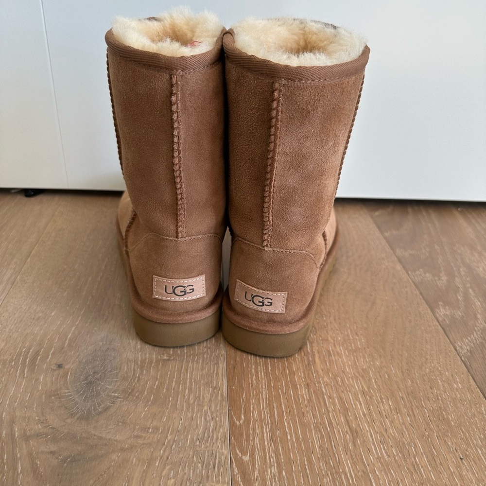 Uggs - image 3